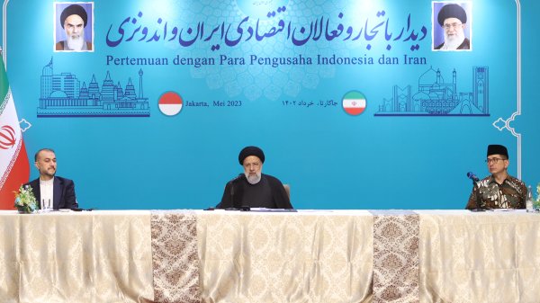 موانع اقتصادی میان ایران و اندونزی از سر راه برداشته می‌شود/ از موانع ارزی تا تجاری
