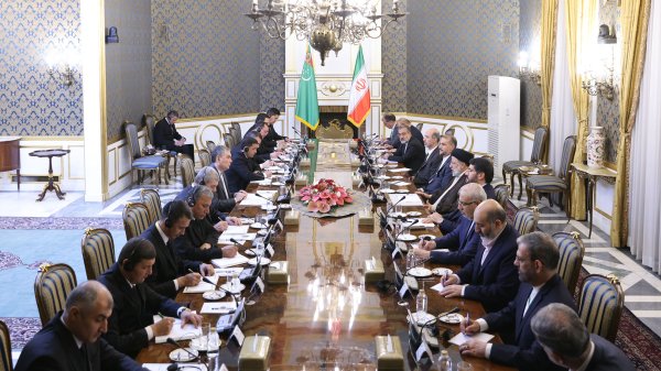 Ayatollah Raisi: Cooperation between Tehran and Ashgabat enjoyed significant growth in the last two years with Iran's will to strengthen neighbourly relations/ Iran's policy in the region is to strengthen peace, stability, security/ Berdimuhamedow: Turkmenistan backs policies of the Islamic Republic of Iran in establishing peace and stability in the region
