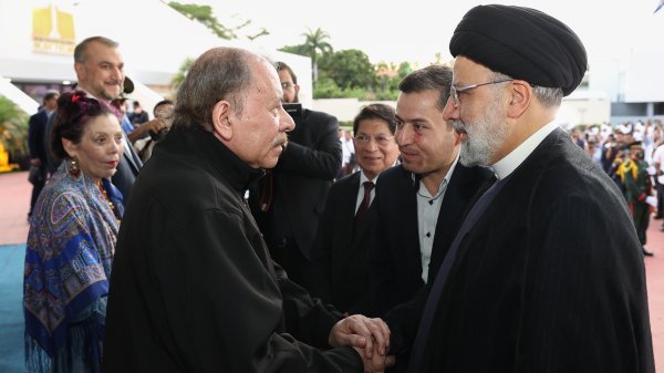 President of Nicaragua officially welcomes Dr Raisi/ People attend in ceremony

