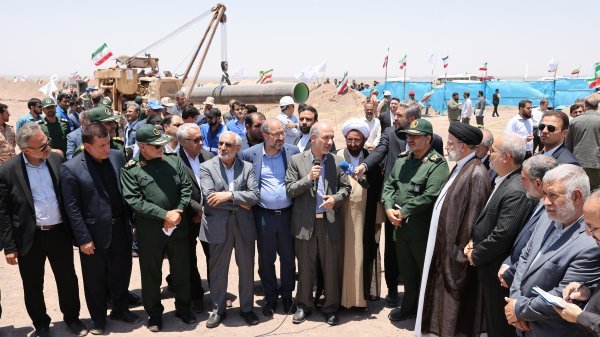 Visiting water supply project to cities of Kerman, Rafsanjan from water transmission system of Persian Gulf to industries of country's southeastern areas
