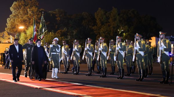 Dr Raisi leaves Tehran for Kenya
