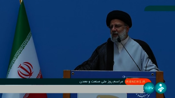  دولت موظف است تا مشکلات صنعت‌گران و معدن‌کاران را حل کند 