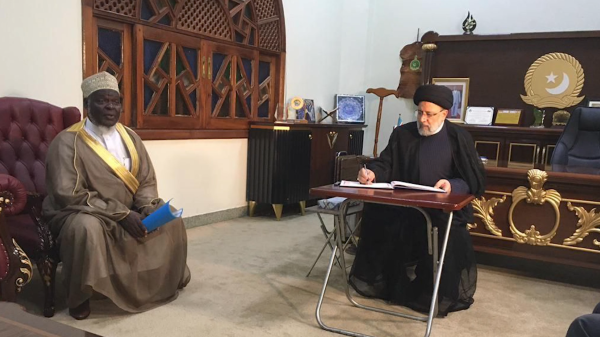استقبال نمازگزاران مسجد ملی اوگاندا از آیت‌الله رئیسی