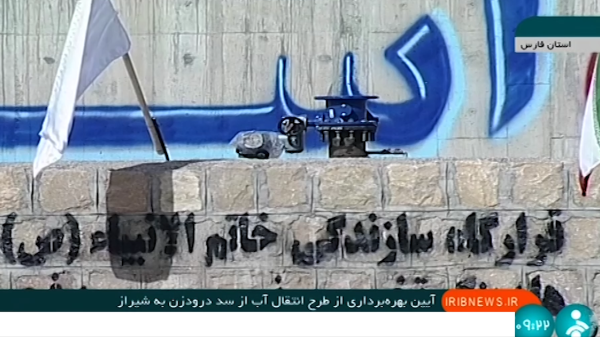 گفت‌وگوی رئیس‌جمهور با کارگران پروژه خط دوم انتقال آب سد درودزن به شیراز