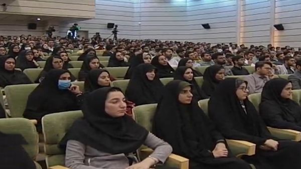 سیاری از همسایگان ما  ترجیح می‌دهند برای درمان، به جای سفر به اروپا به شیراز مراجعه کنند