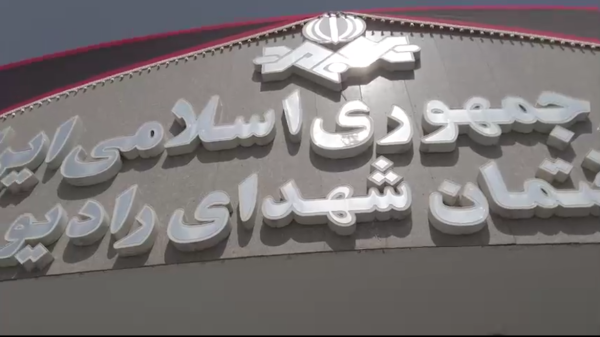 در آستانه روز خبرنگار/ رئیس‌جمهور از بخش‌های مختلف رسانه‌ملی بازدید کرد