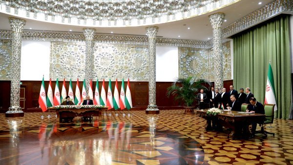 Iran, Tajikistan ink 18 pacts, joint statement
