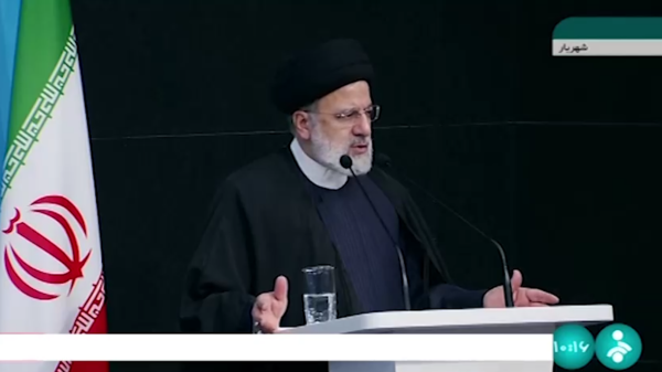 قدردان پرستاران/ مقابل سختی‌ها نباید میدان را خالی کرد