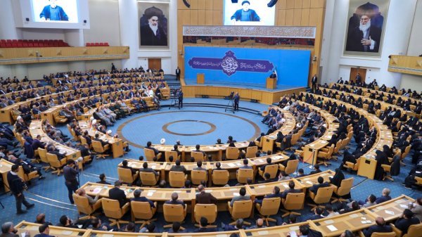 All needs of contemporary human considered in constitution of the Islamic Republic/ Imam Khomeini possessed theory and doctrine of Guardianship of the Islamic Jurist in contemporary era
