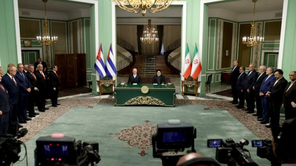 Dr Raisi: Iran-Cuba ties have always been friendly, developing after Revolution/ Creating a global coalition to support rights of Palestinian people imperative/ Cuban President: Visiting Iran has a great meaning, significance for us/ Condemnation of Zionist genocide, stressing immediate stop of these crimes

