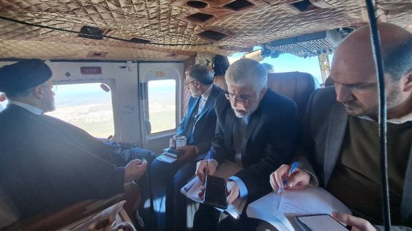 The President visited Chaili dam under construction in Maraveh Tappeh County through air.
