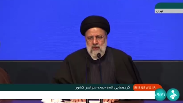 نقش موثر نماز جمعه در بزنگاه‌های تاریخی کشور/ ائمه جمعه در کشور هم در جایگاه تعلیم و هم در جایگاه تعدیل قرار دارند