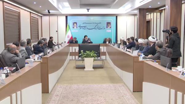 دیپلماسی فرهنگی اولویت سیاست خارجی/ آزادی بیان و قلم از افتخارات نظام اسلامی است
 
