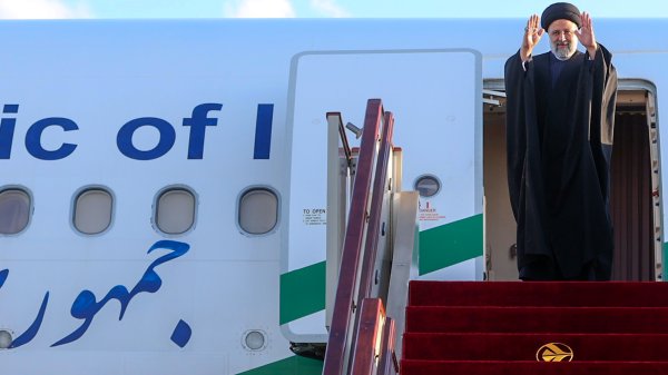 Dr Raisi leaves Algiers for Tehran 
