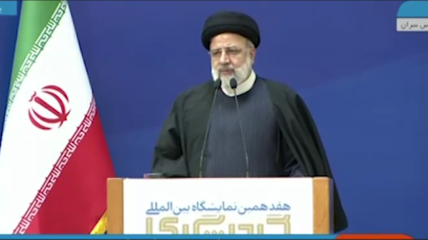 مسئولان دولتی حضور گردشگران را در ایران تسهیل کنند