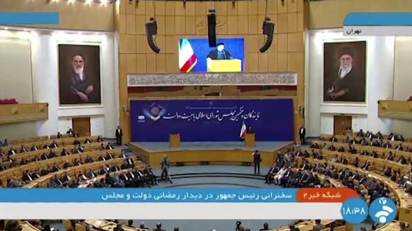 افزایش درآمدها و متعادل کردن هزینه‌ها، وظیفه همه/ دولت و مجلس اختلاف نظرها را با گفتگو حل می‌‌کنند