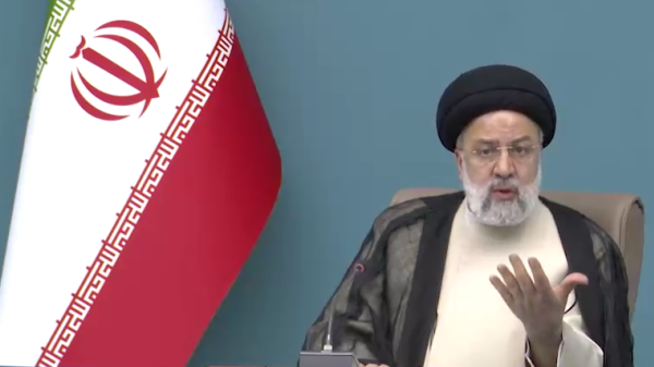 در زمینه مبارزه با مواد مخدر، اساس کار بر مبارزه با شبکه‌های اصلی توزیع باشد