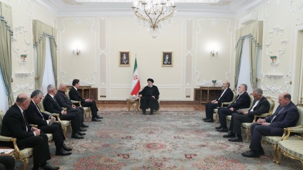 Dr Raisi: No obstacle in cementing ties with Iraqi Kurdistan Region, but security basis for any kind of cooperation/ Barzani: We are trying to build better relations than the glorious past/ Respecting Iran's support in difficult times a red line that will never be crossed
