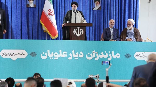 Determining status of Nowshahr industrial town after over 2 decades of uncertainty/ Share of the sea and coasts should increase in country's economy

