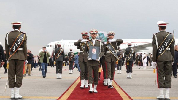 The body of Martyr Ayatollah Raisi and his companions arrive in Tehran with the welcome of the state and army officials