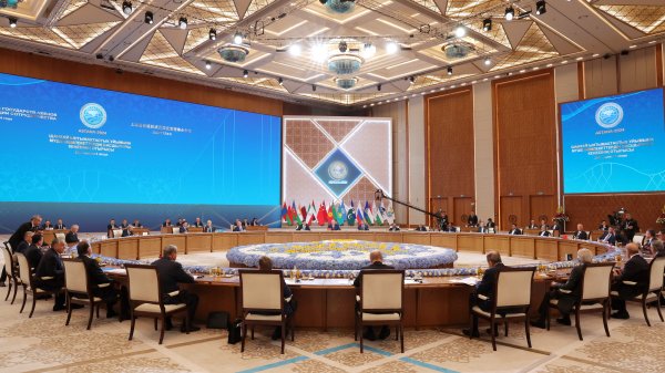 Creating a network of common free zones, establishing economic agreements at the level of the organisation/ Iran's support for approval, implementation of energy cooperation strategy document of SCO/ Using Iran's southern ports in North-South Corridor for faster, cheaper trade of Shanghai members with the world
