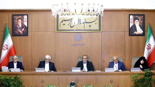 Cabinet appoints Mohammad Ashouri Taziani as governor general of Hormozgan Province
