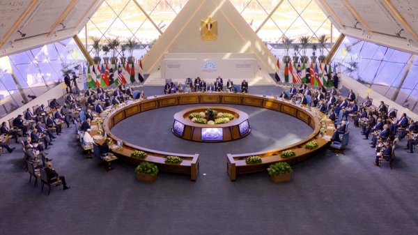 Pezeshkian addresses D-8 summit, calls for multilateral cooperation among Islamic countries 

