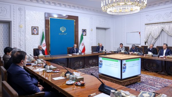 President lauds cooperation with Mostazafan Foundation to construct schools in deprived areas 

