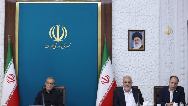 President calls for comprehensive, region-specific solutions to address water scarcity in Iran