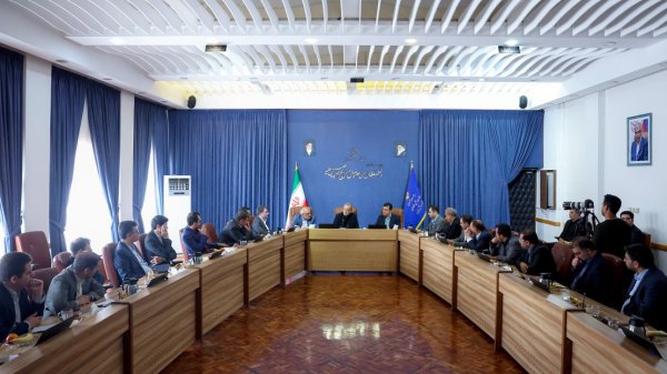 President advocates for elite cooperation in macro policies 