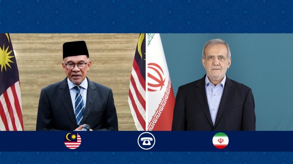 الرئيس بزشكيان يطالب الدول الإسلامية بعدم السماح للأعداء بإثارة التفرقة وإشعال فتيل الحرب
