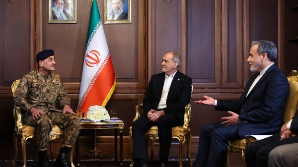 دیدار با فرمانده ارتش پاکستان