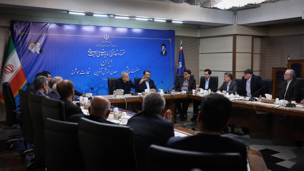 حضور سرزده دکتر پزشکیان در نشست اصناف و بازاریان