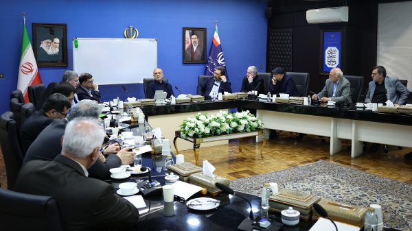 نشست بررسی الگوی مشارکت اصناف در فرآیند تولید، توزیع و تنظیم بازار
