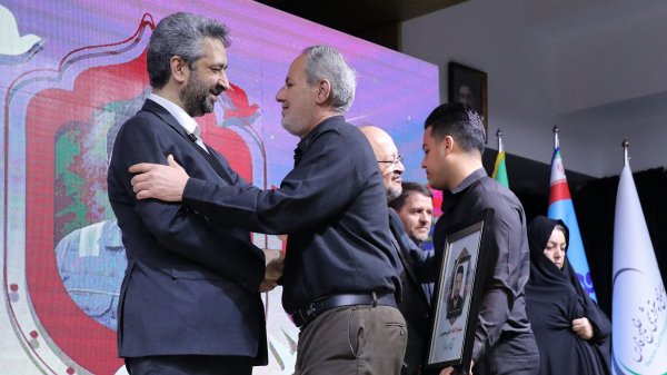 قرائت پیام دکتر پزشکیان به آیین گرامی‏داشت شهدای صنعت پتروشیمی توسط معاون ارتباطات و اطلاع‌رسانی دفتر رئیس جمهور