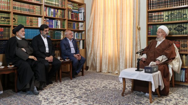 دکتر حاجی‌میرزایی: اگر چه گرانی رخ داده، اما اگر قحطی پیش می‌آمد، گرانی کالا در برابر آن به چشم نمی‌آمد/ مردم اطمینان داشته باشند که دولت برای بهبود وضعیت اقتصاد در حال تلاش شبانه‌روزی است/ تاکید آیت‌الله العظمی مکارم شیرازی بر شناسایی ریشه‌های گرانی‌های اخیر
