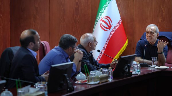 نشست تخصصی با وزیر اقتصاد و مدیران سازمان امور مالیاتی