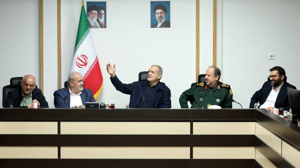 نشست مشترک وزارت دفاع و وزارت نیرو برای بهینه سازی مصرف انرژی