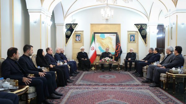 Le Président Pezeshkian s'est rendu au Pakistan pour défendre les droits de la nation iranienne
