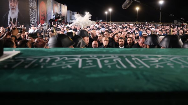 آیین رسمی استقبال از پیکر مطهر رهبر عظیم‌الشأن انقلاب اسلامی