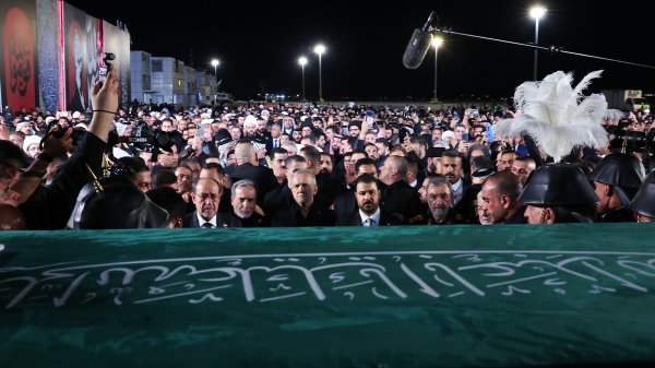 آیین رسمی استقبال از پیکر مطهر رهبر عظیم‌الشأن انقلاب اسلامی در نجف اشرف