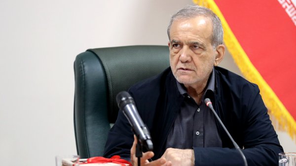 اولویت اصلی اداره کشور ارتقای سطح عملکرد و بازدهی مؤثر است/ مقاومت ملت ایران الگویی بی‌نظیر از ایستادگی در برابر زور و ظلم / تمام پست‌ها و مسئولیت‌ها باید در راستای خدمت به مردم و رفع مشکلات آحاد جامعه باشد

