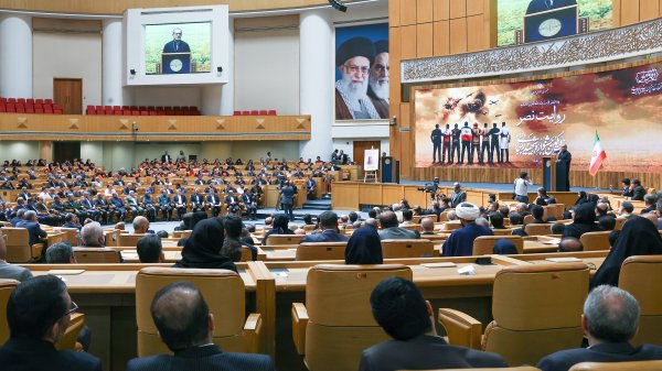 سپردن مسئولیت‌ها به افراد توانمند، زمینه‌ساز پیشرفت و تقویت اعتماد مردم است