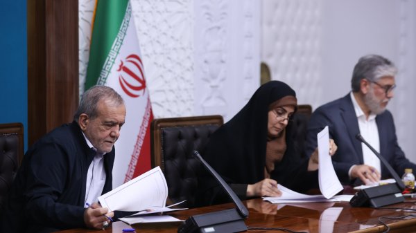 نشست تخصصی ساماندهی تردد و صرفه‌جویی مصرف سوخت
