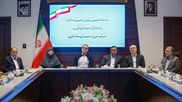 نشست با جمعی از اساتید و فعالان محیط زیست کشور