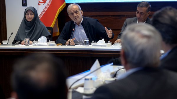 نشست با جمعی از اساتید و فعالان محیط زیست کشور