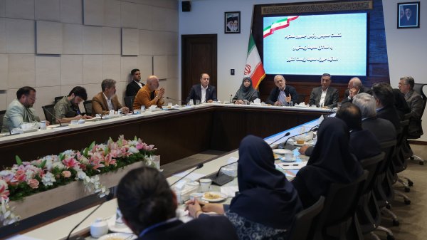 آموزش نسل آینده، مهم‌ترین مسیر برای حفاظت از محیط‌زیست و منابع طبیعی کشور است/ پایش هوشمند منابع طبیعی و محیط زیست باید با استفاده از فناوری‌های نوین تقویت شود/ با فعالیت‌های شفاف محیط زیستی، رویکردهای امنیتی در این حوزه زدوده خواهد شد
