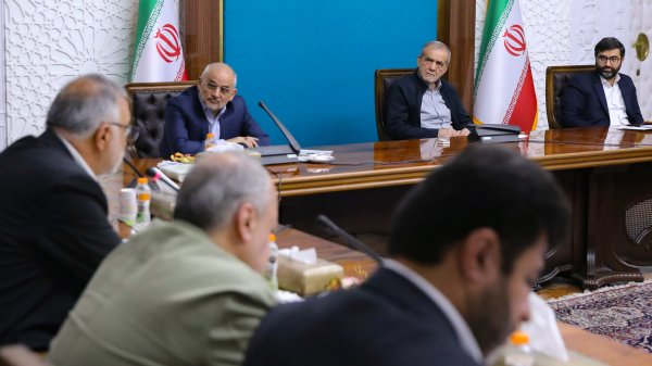 جلسه بررسی سند راهبردی اجرایی مدیریت یکپارچه حامل‌های انرژی در کلان‌شهر تهران