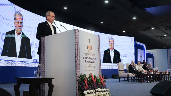 Le président Pezeshkian : Développer l’utilisation des monnaies nationales dans les échanges  des BRICS
