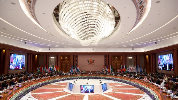 Pezeshkian : Les BRICS doivent jouer un rôle accru dans la défense de la souveraineté national
